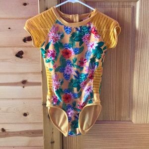 this is a one peice swimsuit